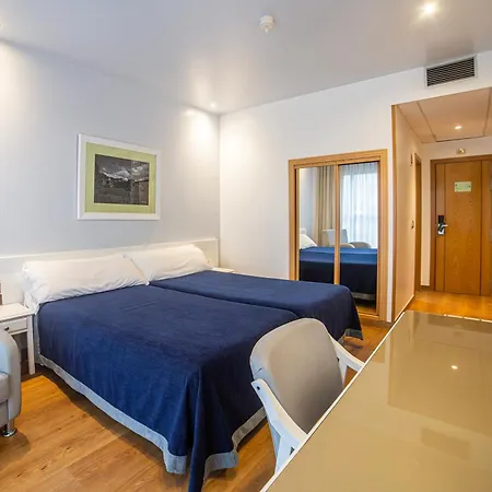 Auditorio Santiago & 4*