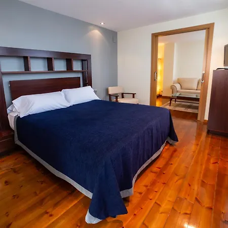 Auditorio Santiago & Hotel 4*