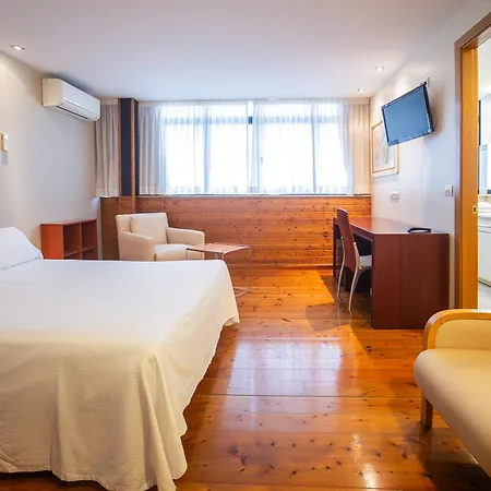 Auditorio Santiago & 4*