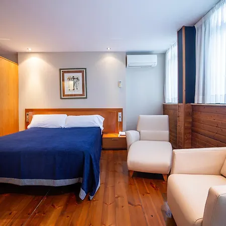Auditorio Santiago & Hotel 4*