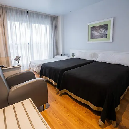 Auditorio Santiago & 4*