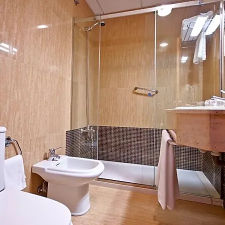 Auditorio Santiago & Hotel 4*