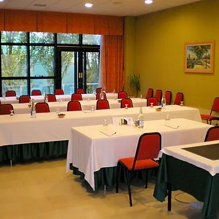 מלון Auditorio Santiago &