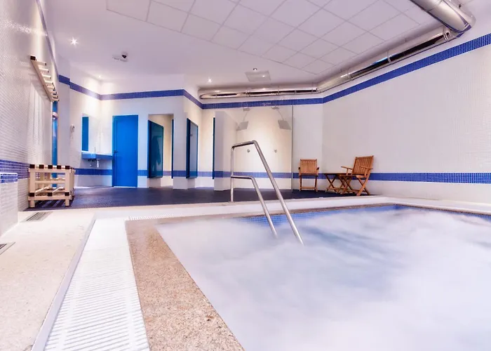 Auditorio Santiago & Hotel