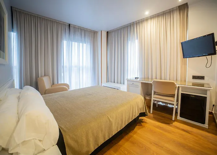 Auditorio Santiago & 4*