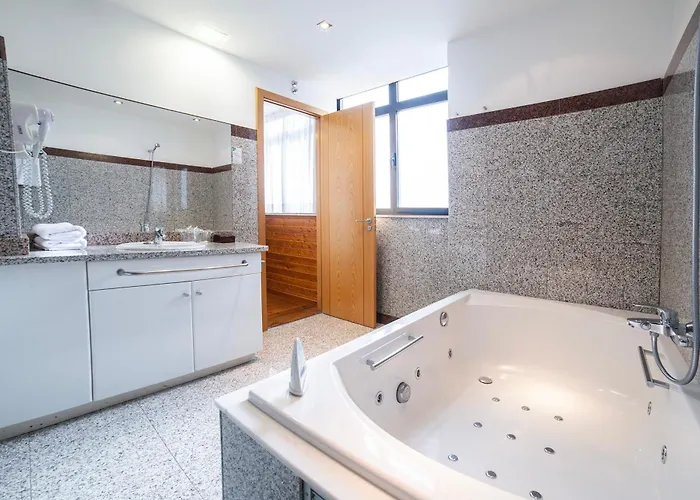 Auditorio Santiago & Hotel