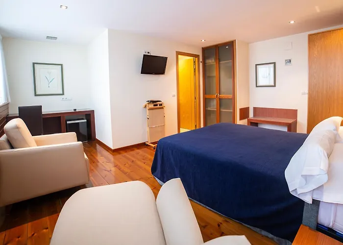 Auditorio Santiago & Otel 4*