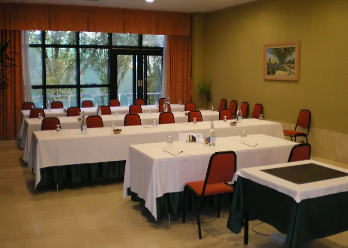 Auditorio Santiago & Otel 4*